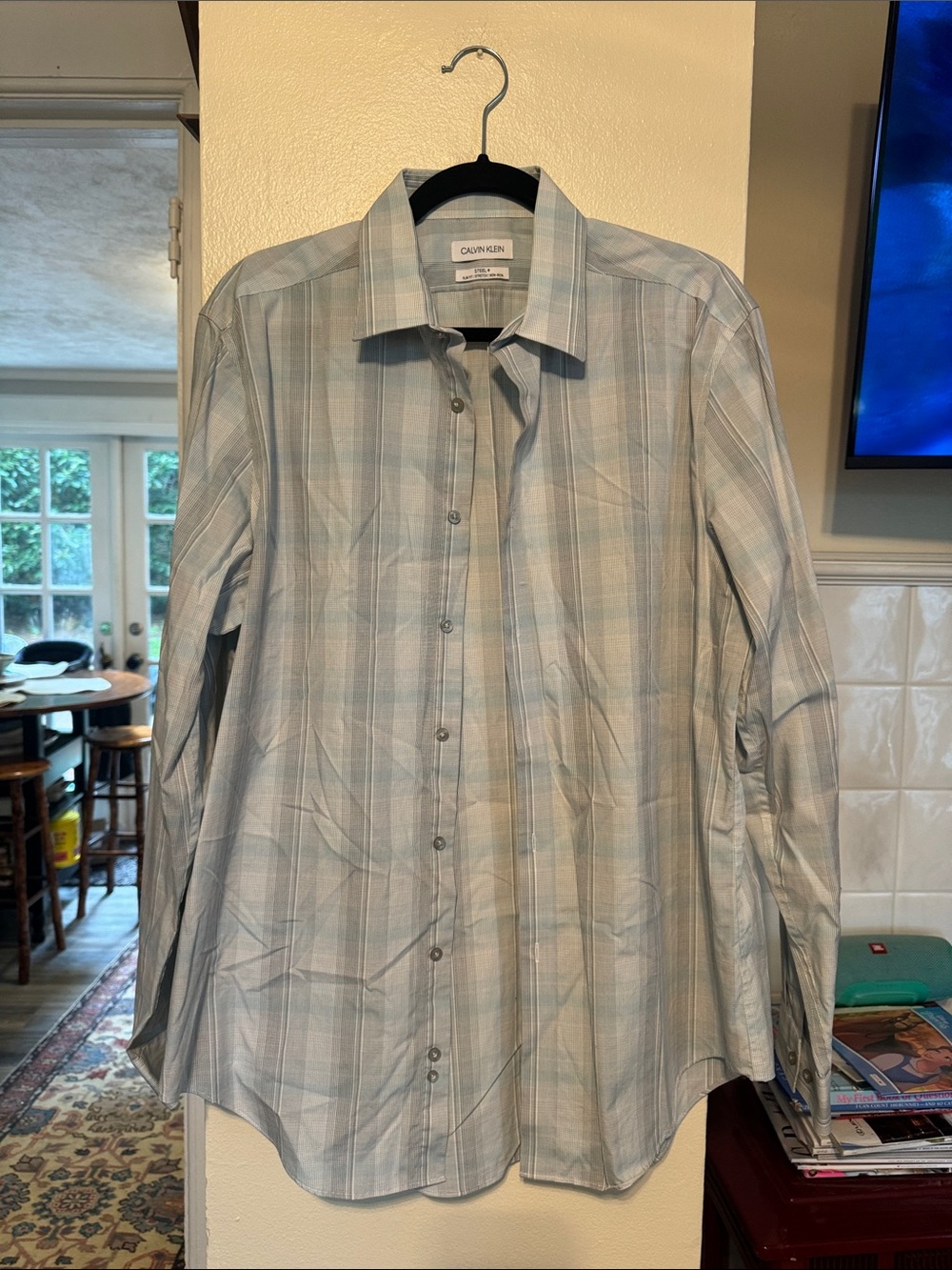 CALVIN KLEIN Men's Pale Blue Plaid Button-Down size Large - 16 1/2 34/35